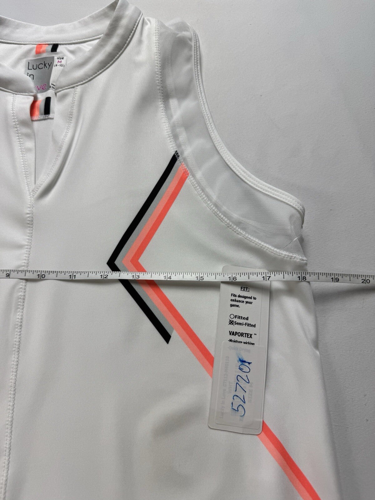 Lucky In Love Women’s Top Sleeveless Tennis Golf Shirt Sz M.     (B.139)