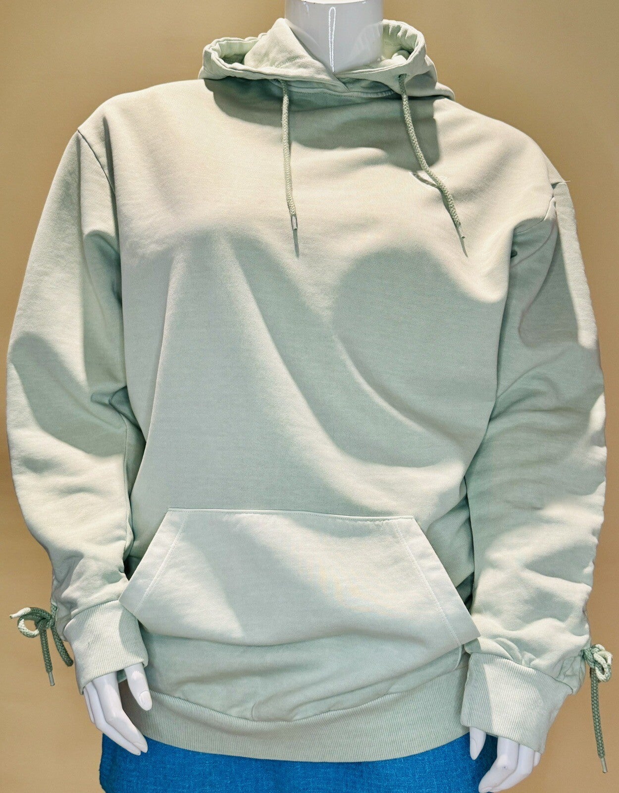 Guess Women’s Hooded Green Sweater with Pockets. (B.76)