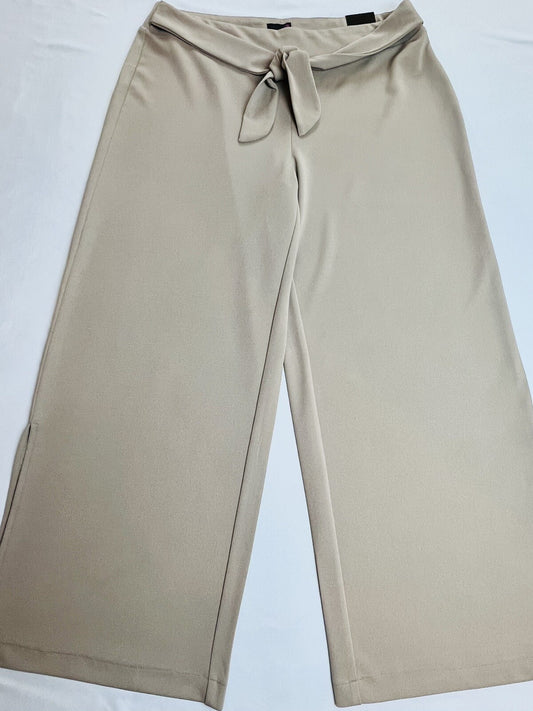 $39 Flirtatious Women’s Wide Leg Pants Sz XL. (B.027)