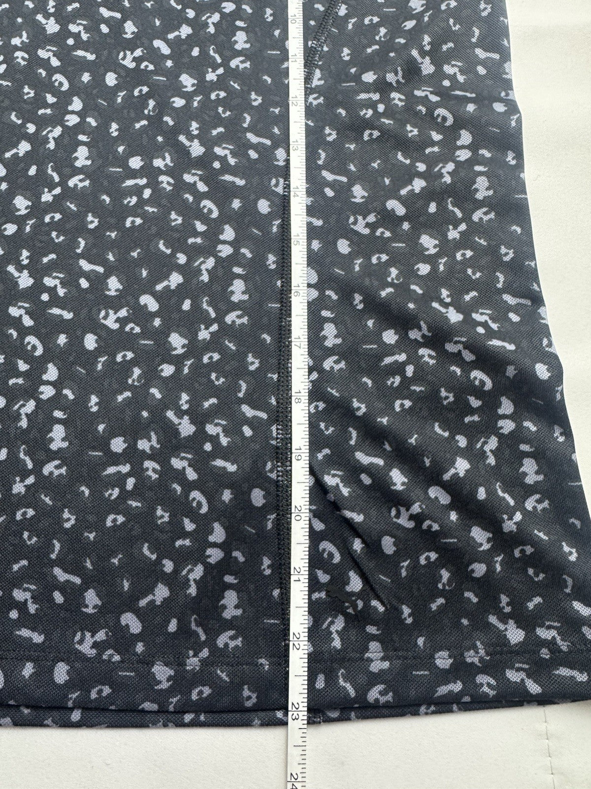 Puma Women’s Golf Shirt Sz S.   (B.161)