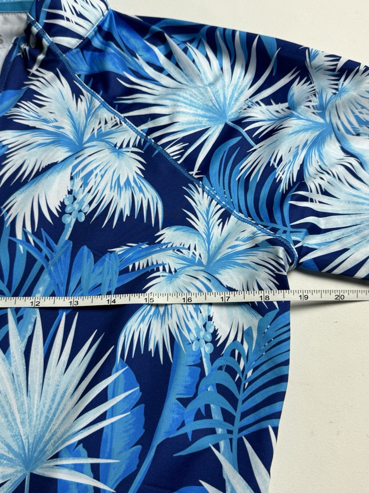 Scales Women’s Golf Sweatshirt Sz L    (B.109/1)