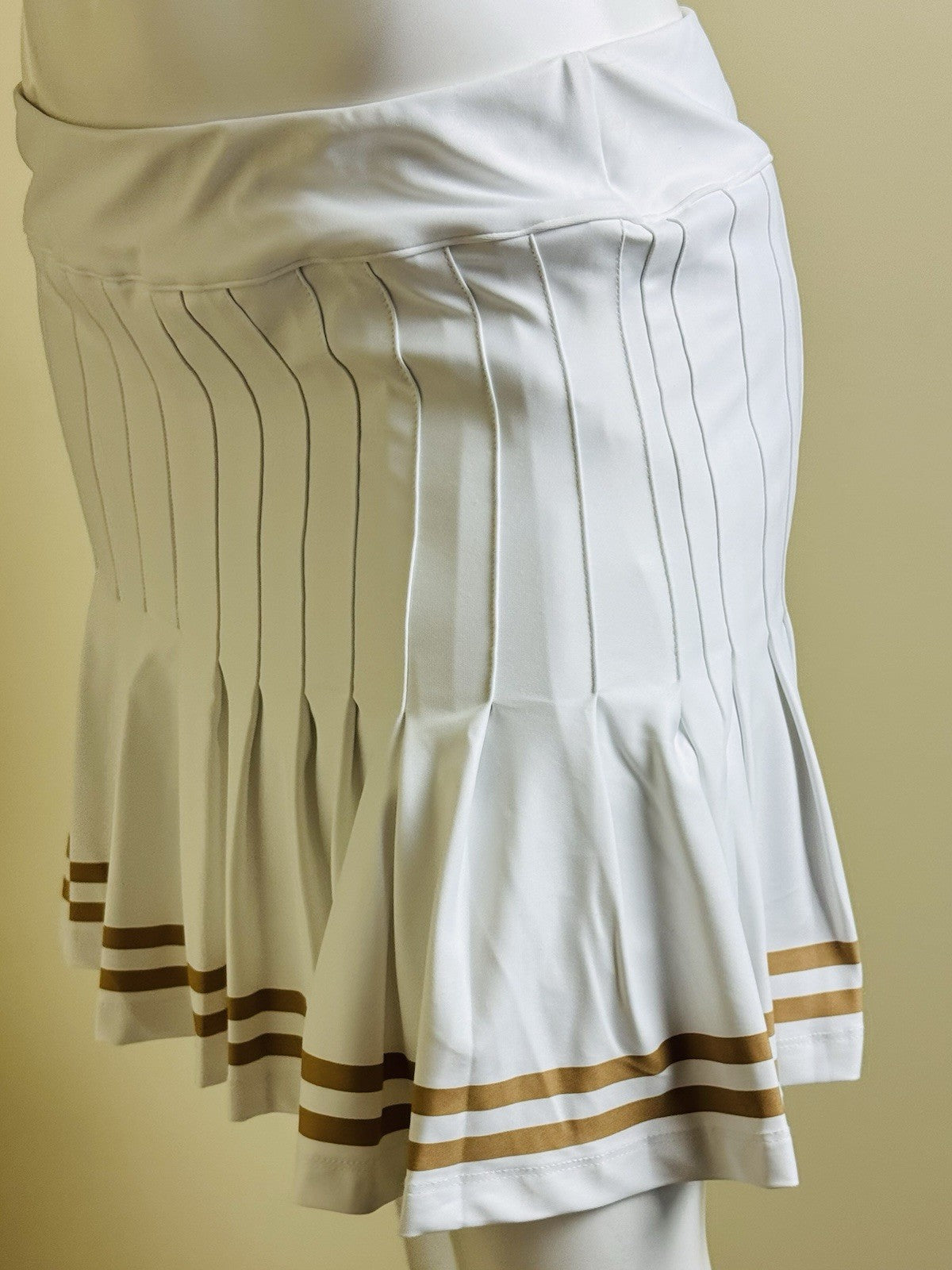 Smith & Quinn Athletic Skort Skirt Sz L.      (B.154))