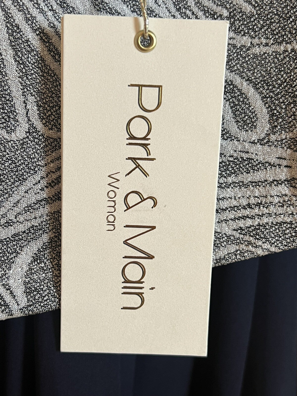 PARK & MAIN Woman Cover-up Blouse Sz 2X Gray Floral Pattern (9)