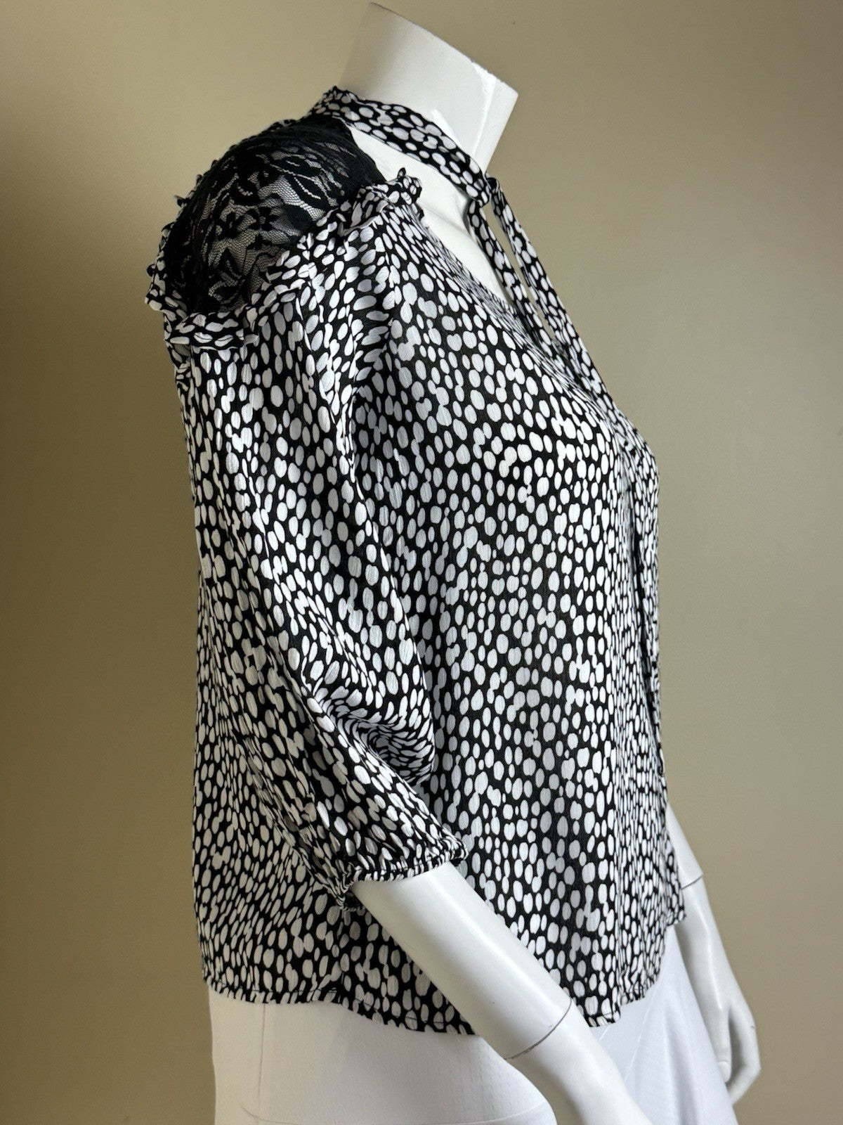Adrienne Vittadini Women's Black White Long Sleeves Blouse Size XL.  (B.187)