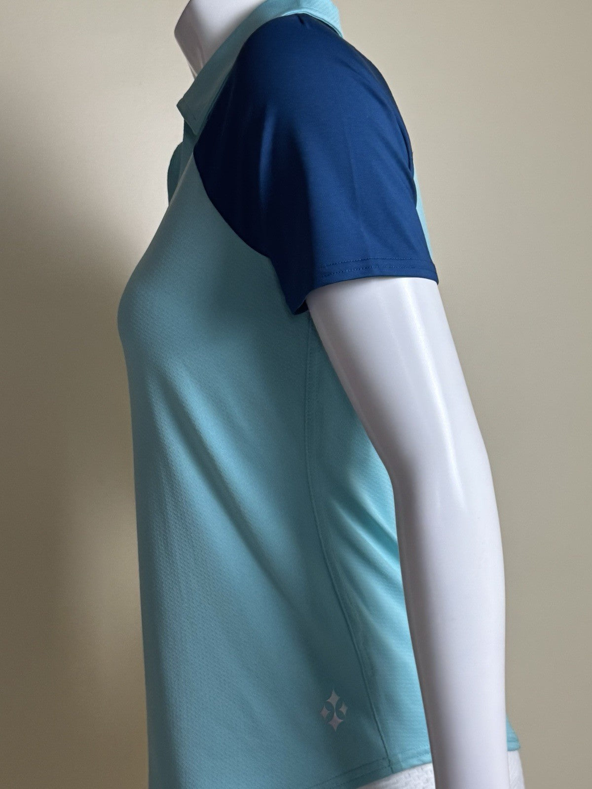 JOFIT WOMEN'S GOLF SHIRT Sz S.         (B.174)