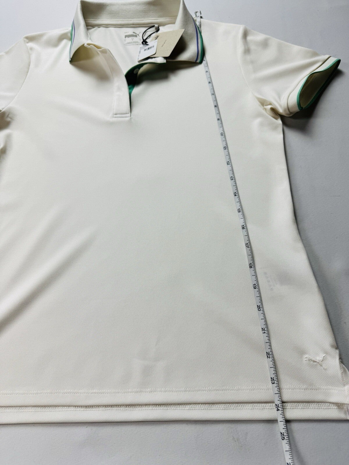 Puma Women’s Golf Shirt Sz S.   (B.130/7)