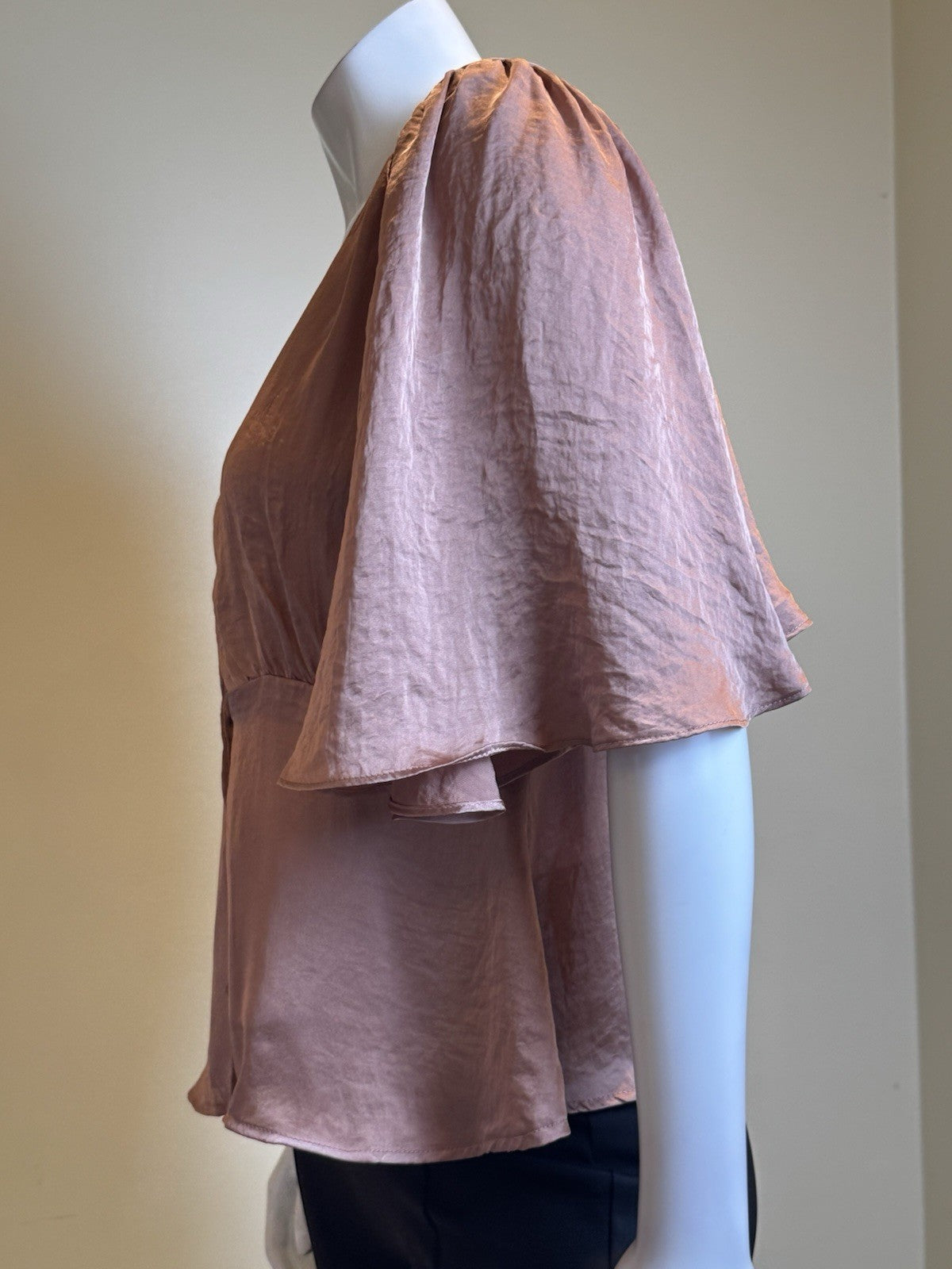 Charmed Hearts Women's Satin Blouse Size L.        (B.167)