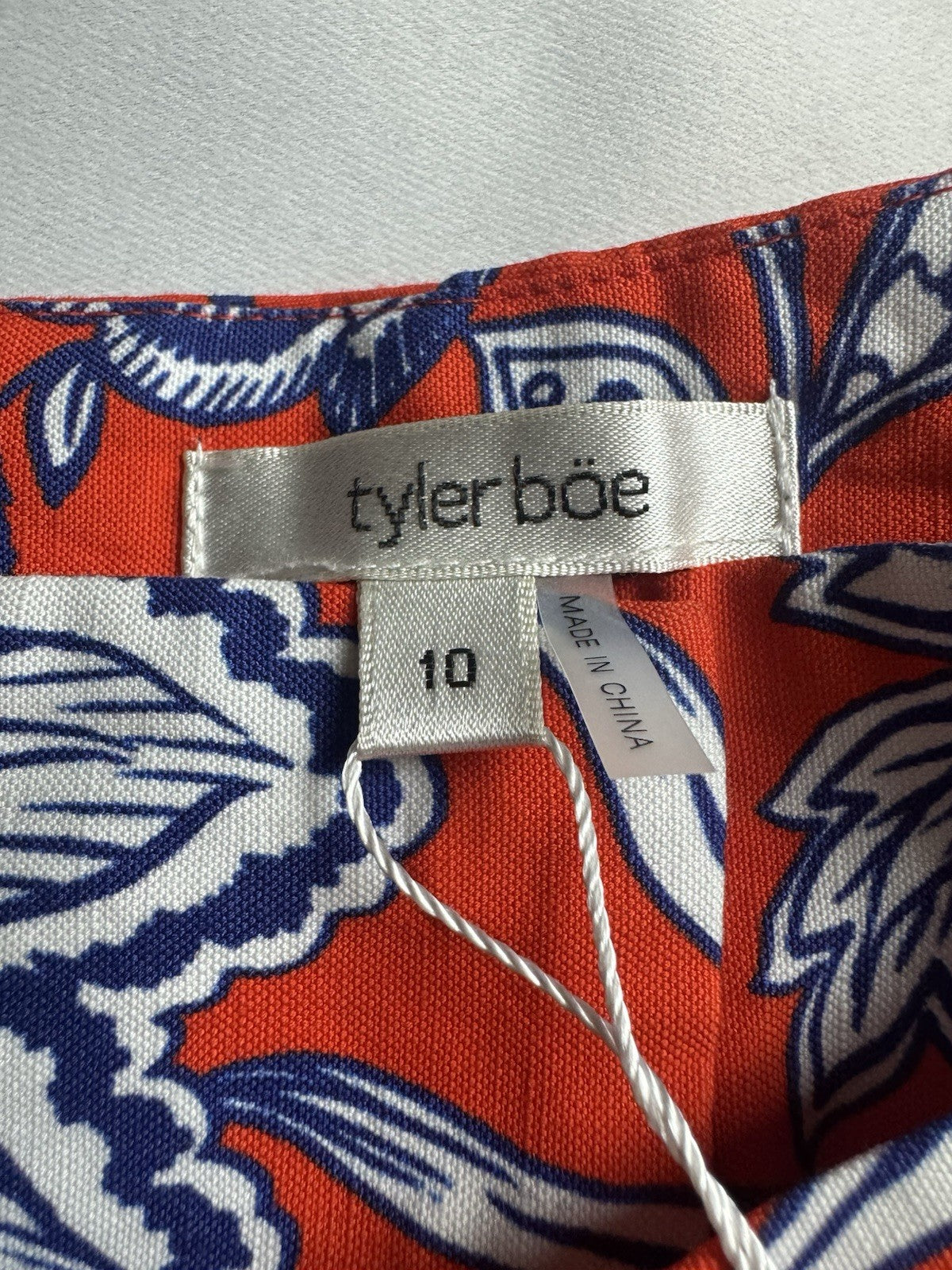 Tyler Boe Women’s Shorts Floral High Waist Belted Sz 10.    (B.164)