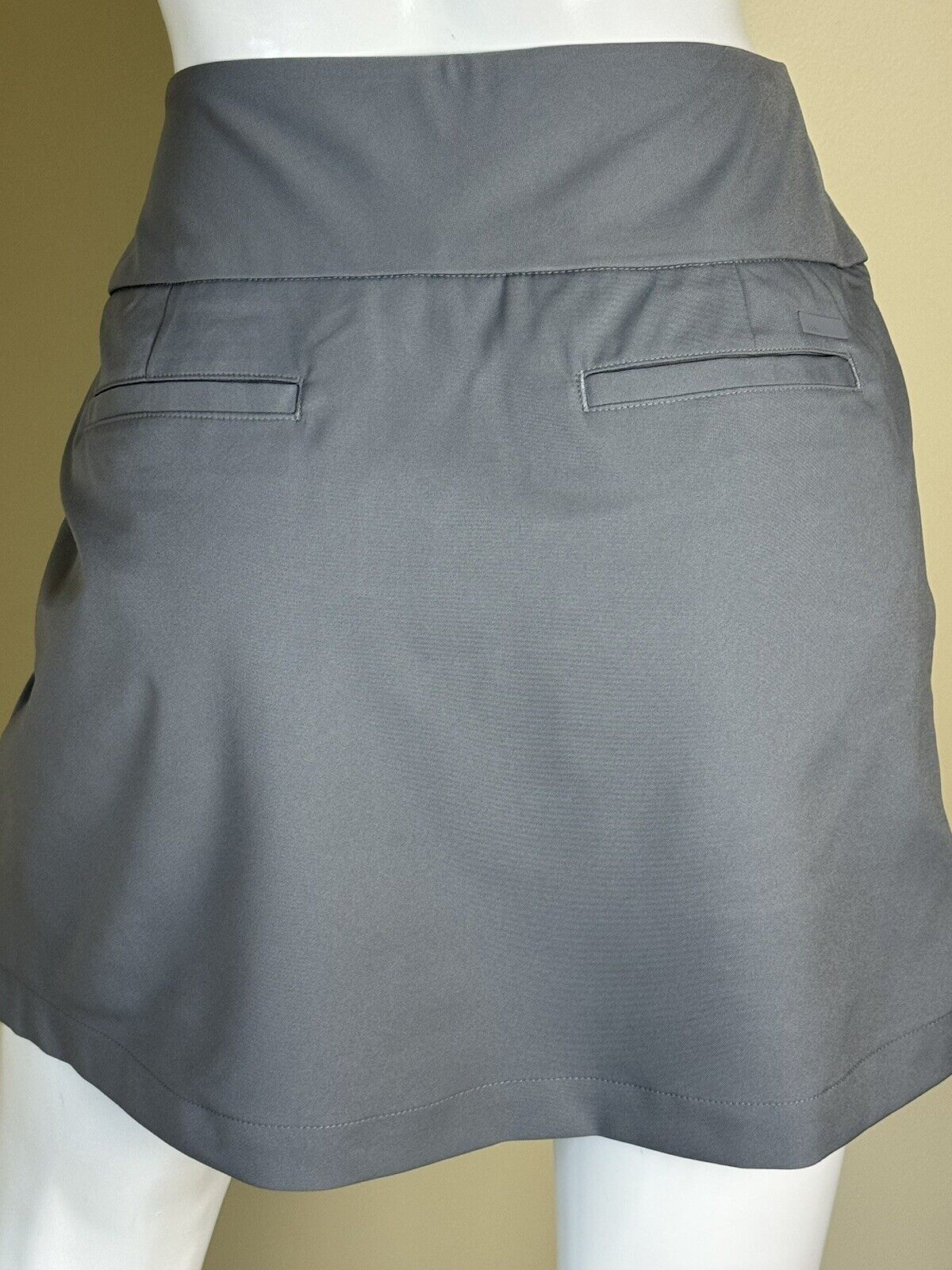 Adidas Women’s Golf Skirt Skort Gray Sz M  (01)