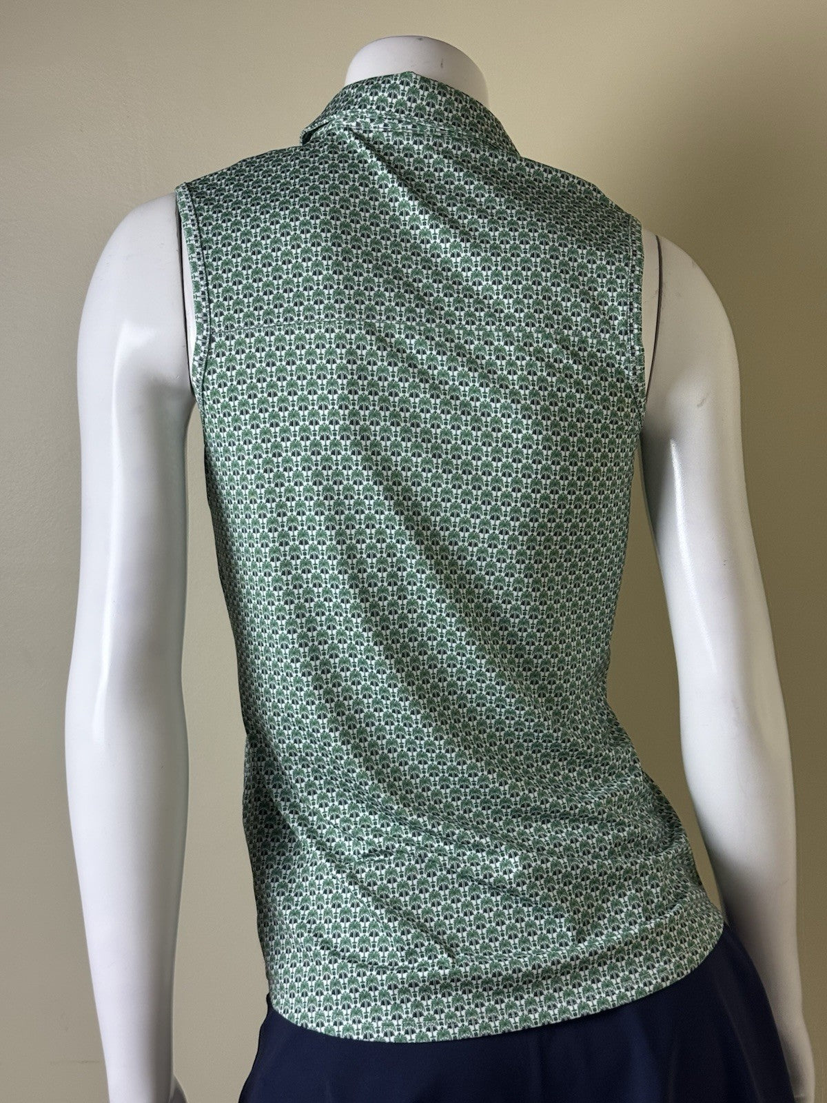 Puma Women’s Golf Shirt Sz S.   (B.164)