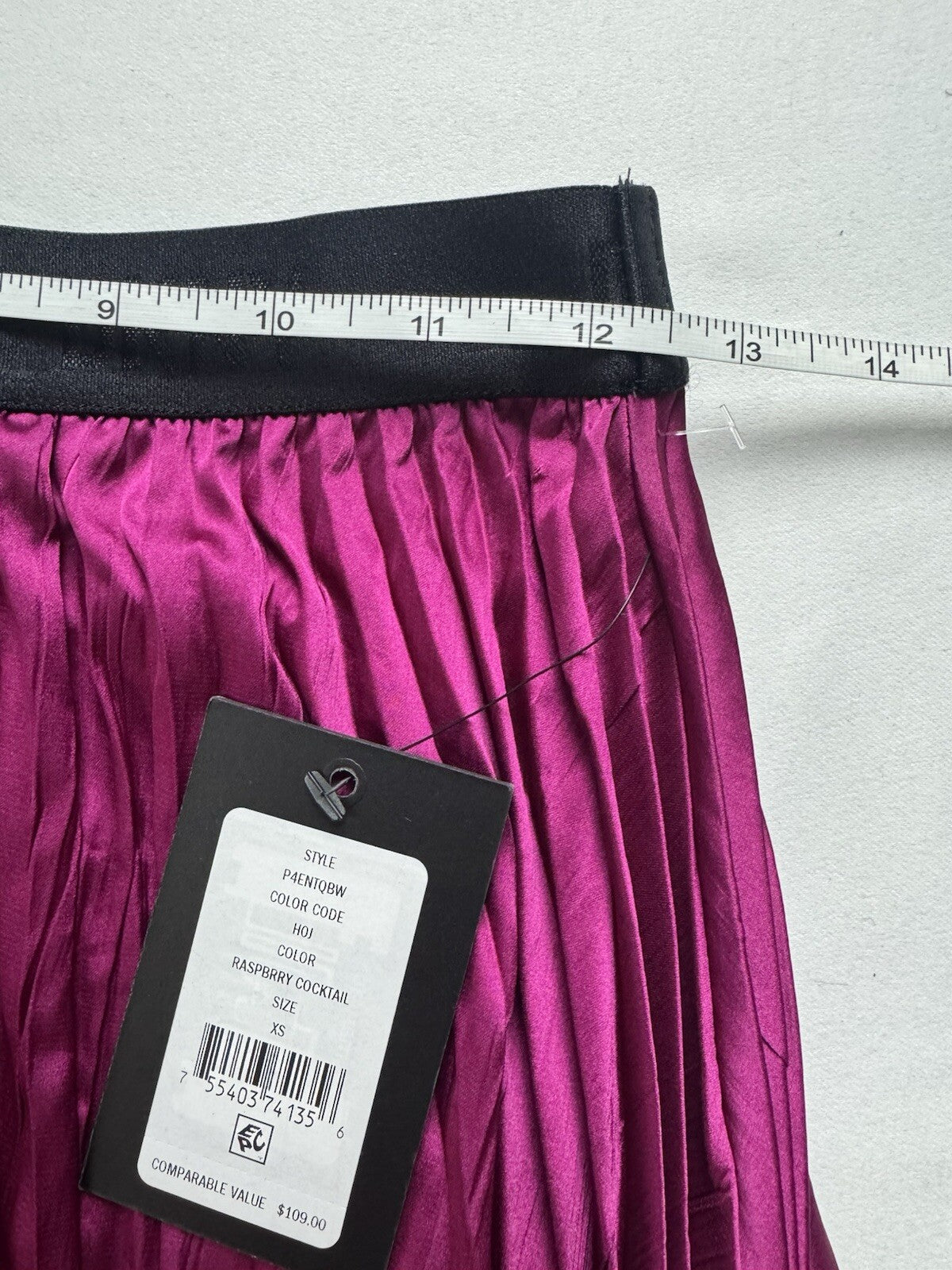 $109 DKNY Women's Pleaded Skirt Sz XS.  (B.139)