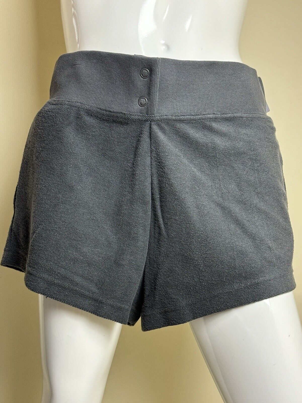 $68 Nike Womens Gray Fleece Shorts Sz XL