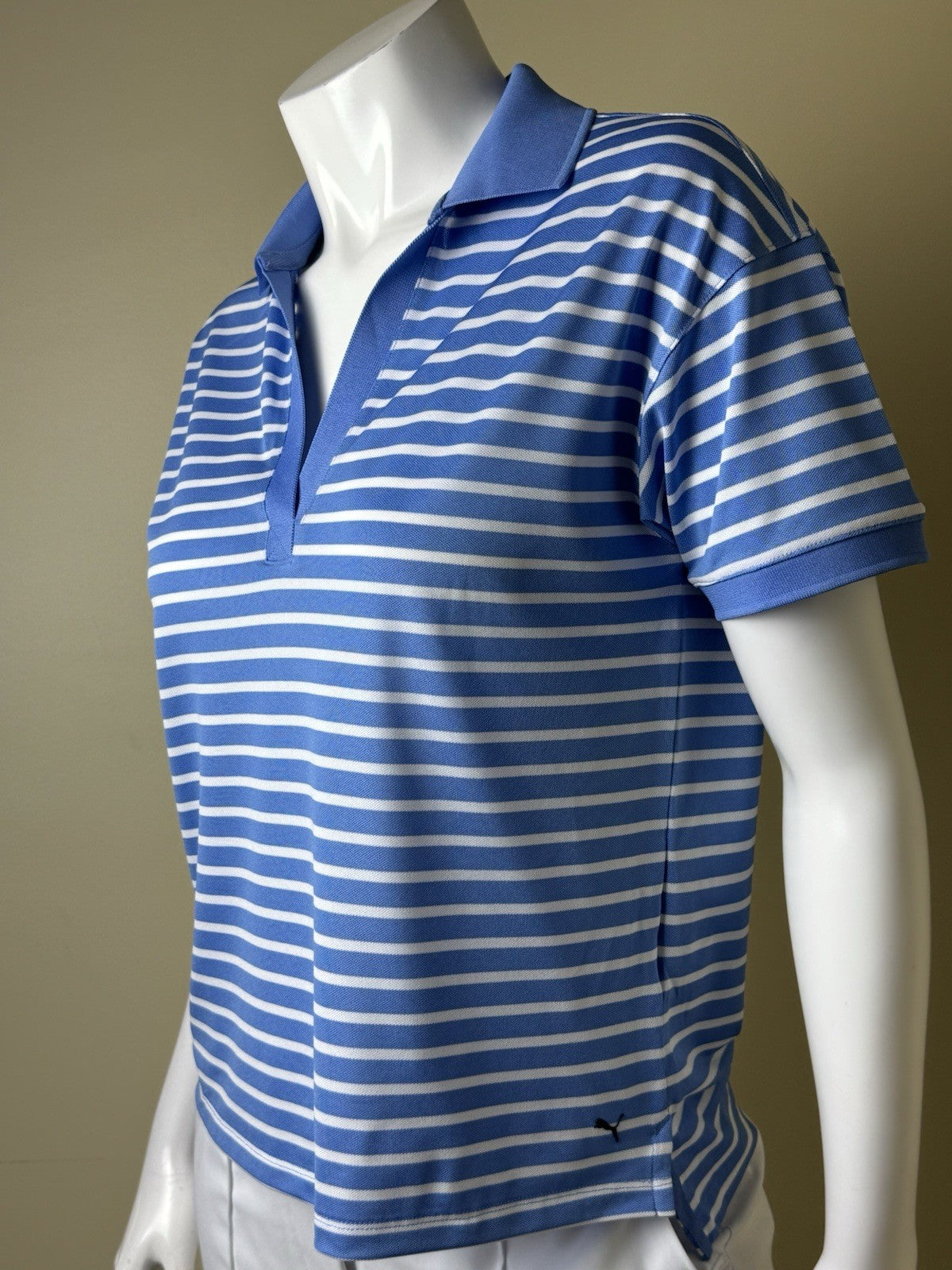 Puma Women’s Golf Shirt Sz S.   (B.162)