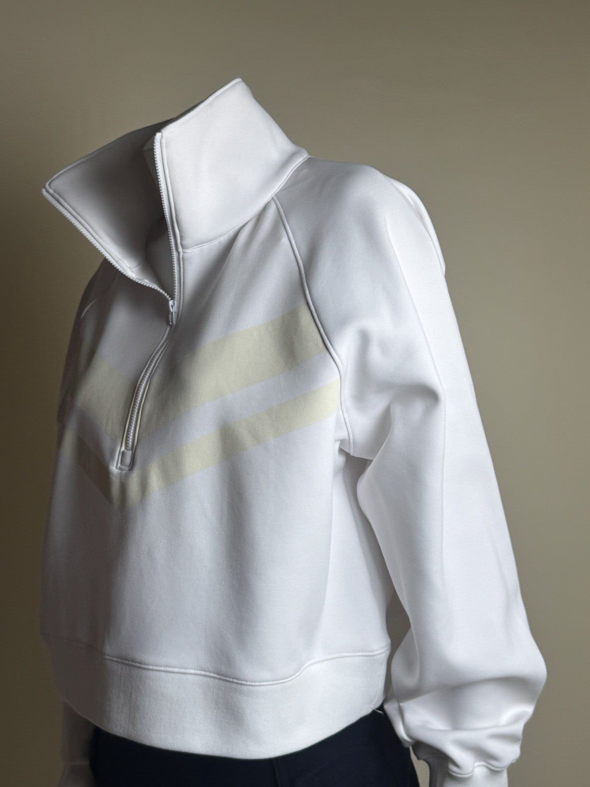 Smith & Quinn Sweater 1/4 Zip White Size L. (B.091)