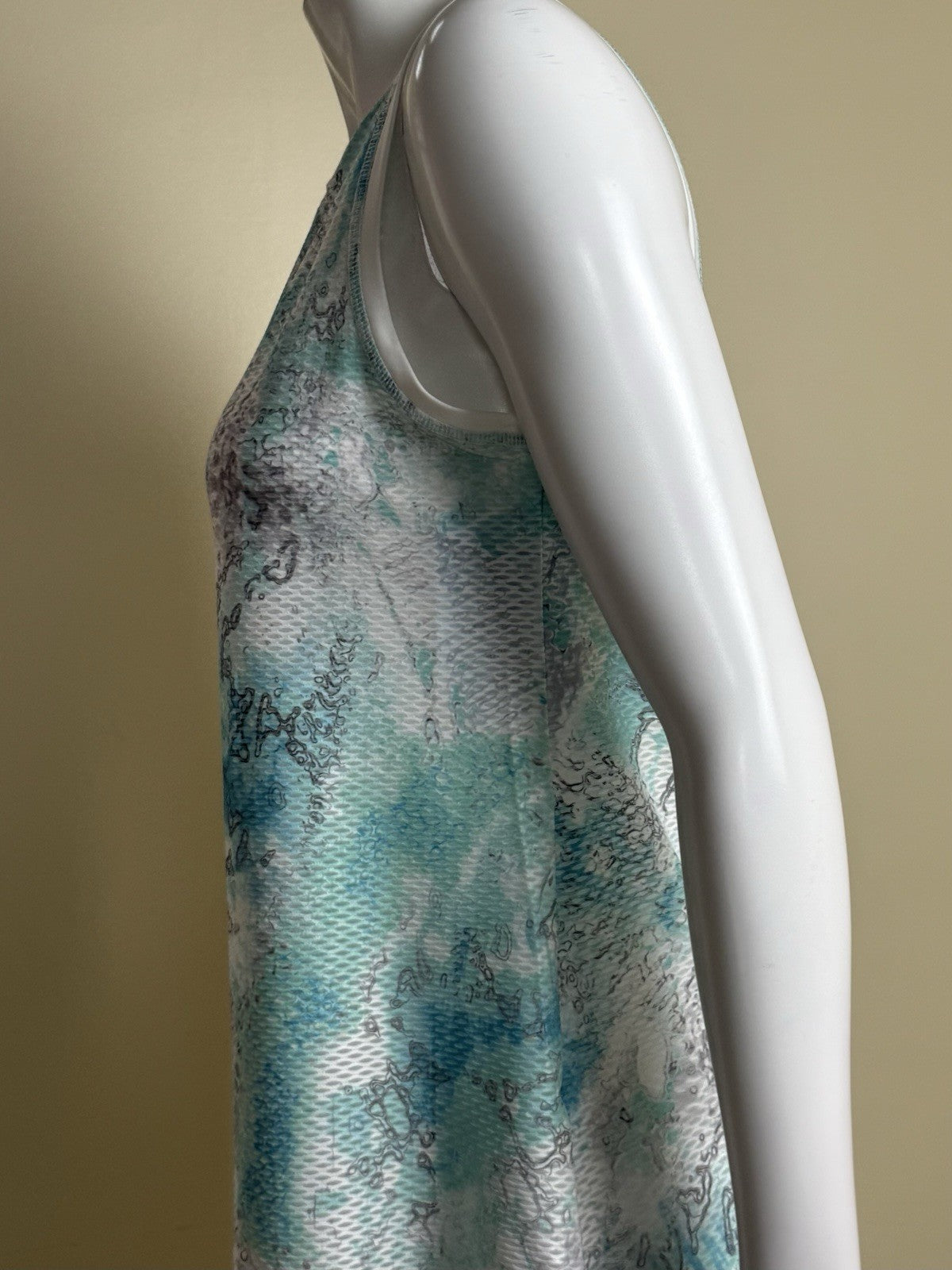 SOFIBELLA Women’s Golf-Tennis Shirt Sz M.  (B.174)