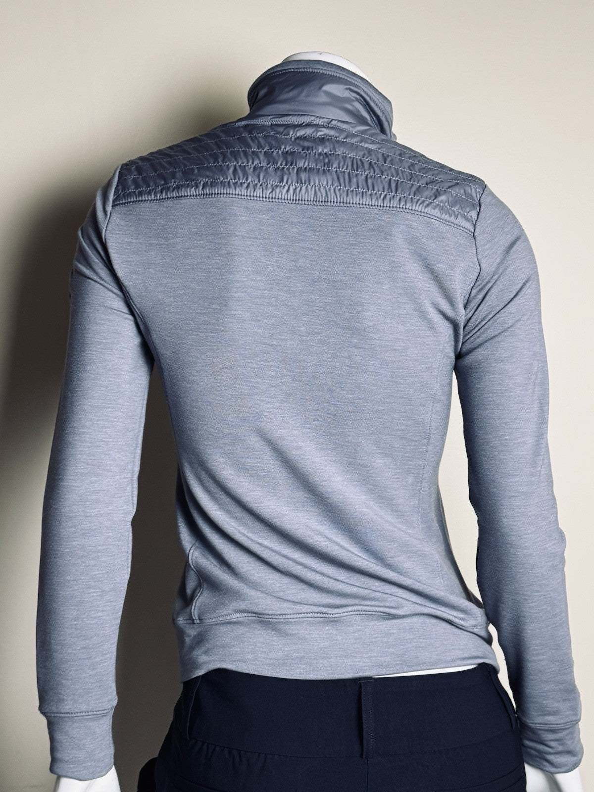 Fairway and Greene Women's Gray Full-Zip Jacket, Sz XS.      (B.150)