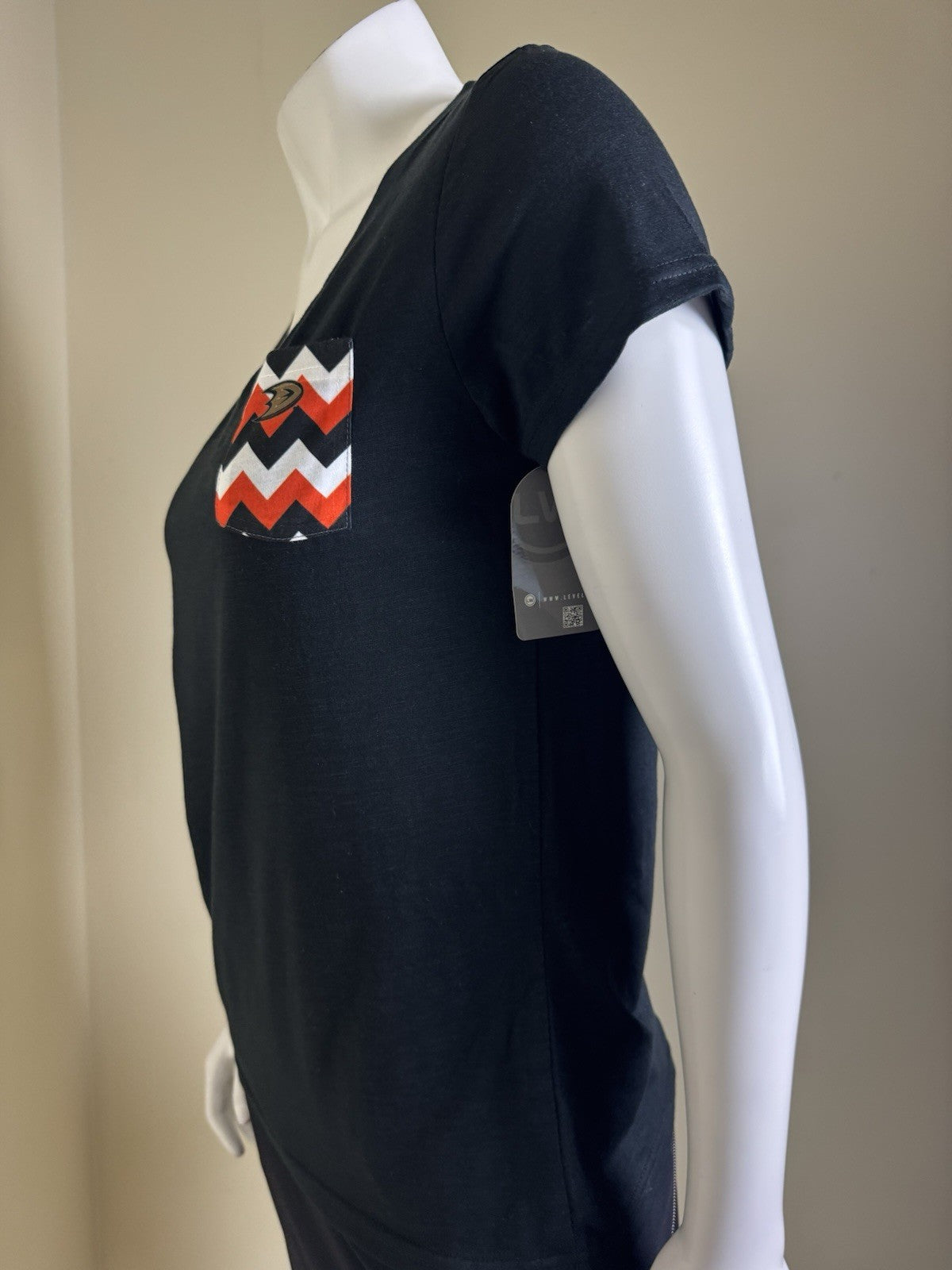 LeverWear Women's Golf shirt Sz L   (B.160)