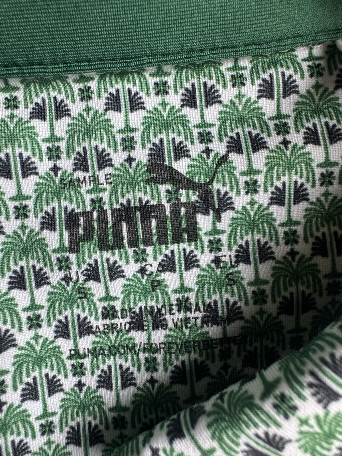 Puma Women’s Golf Shirt Sz S.   (B.164)