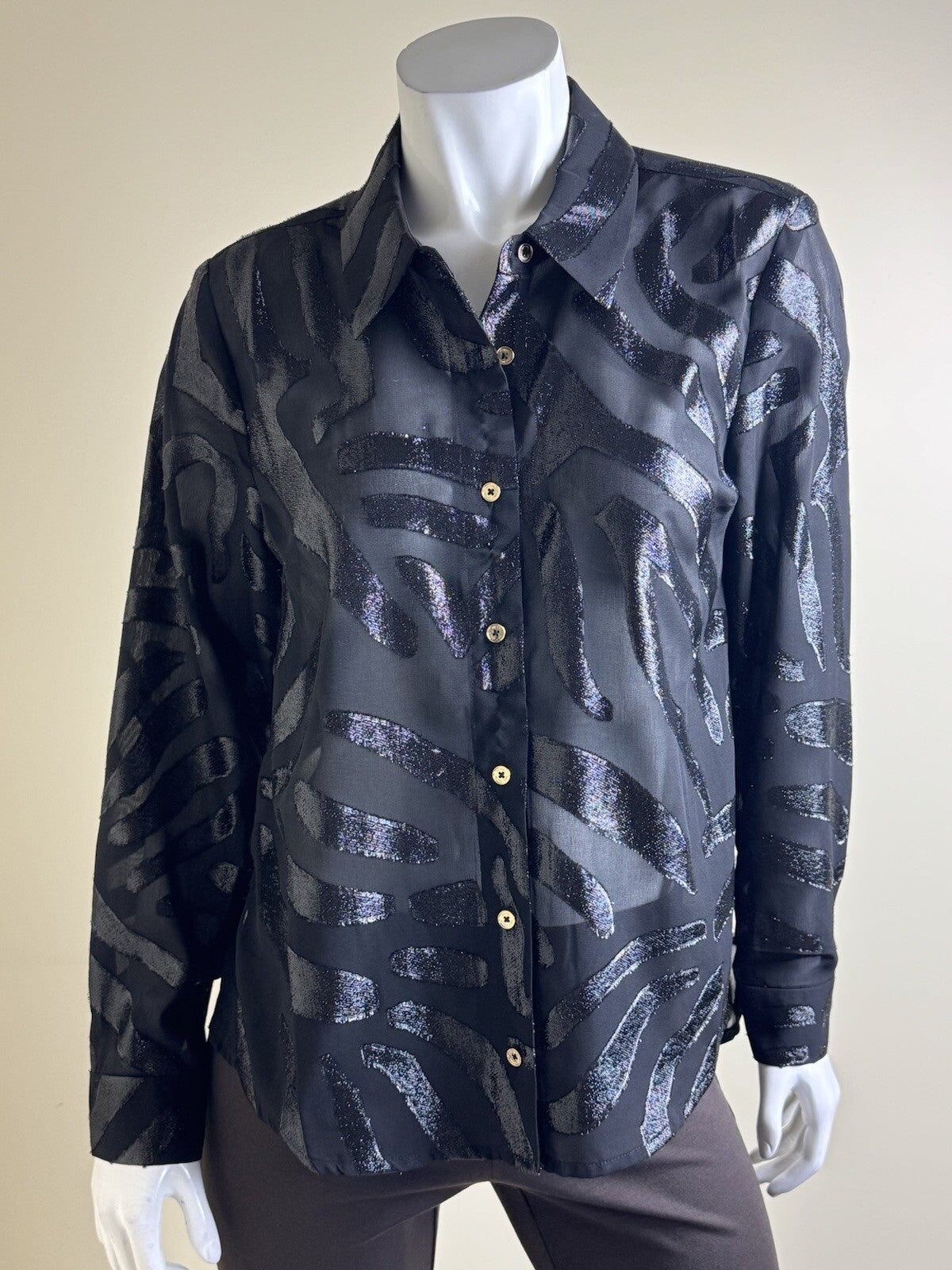 $110 Michael Kors Women’s Long Sleeve Shirt Sz M.  (B.141)