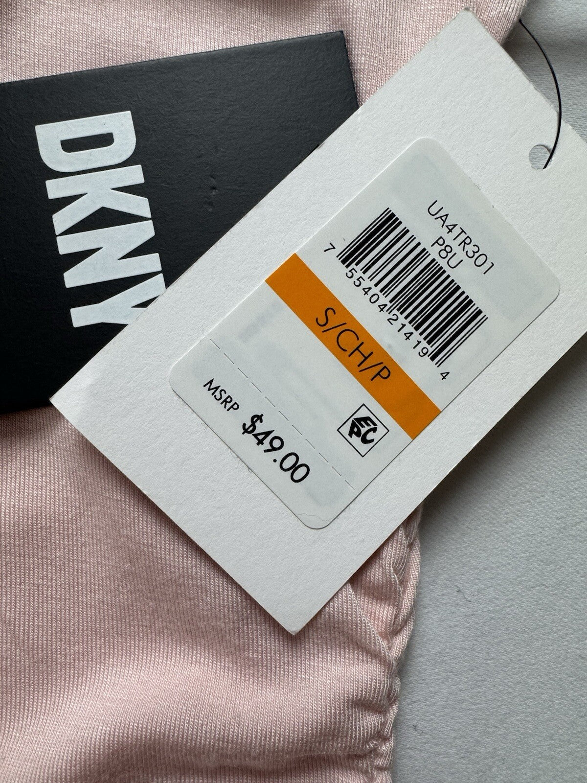 DKNY Women’s Sleeveless Top Sz S.  (B.130)