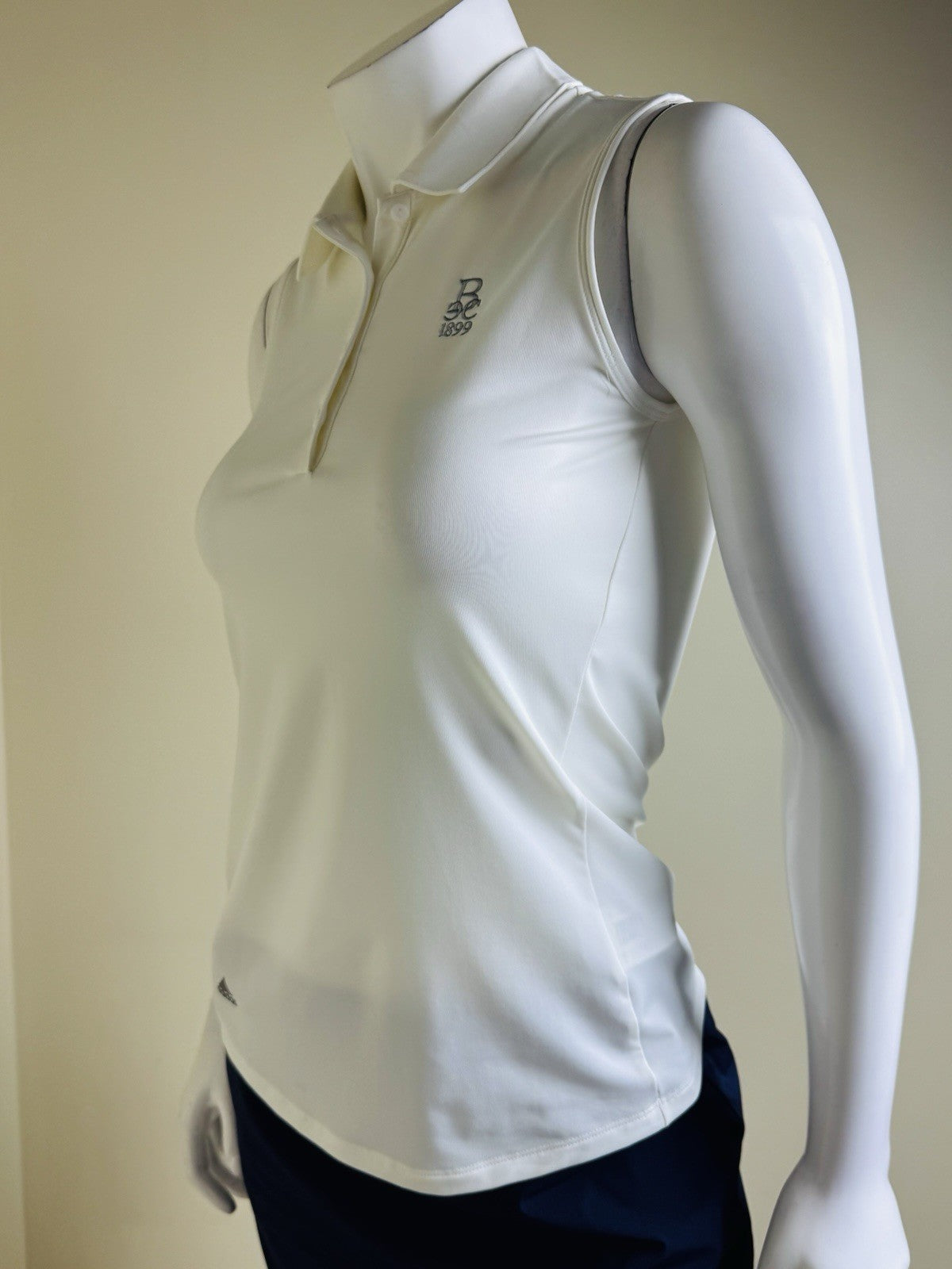 $55 Adidas Women’s Polo Golf Shirt Sz XS Climacool  (B.156)