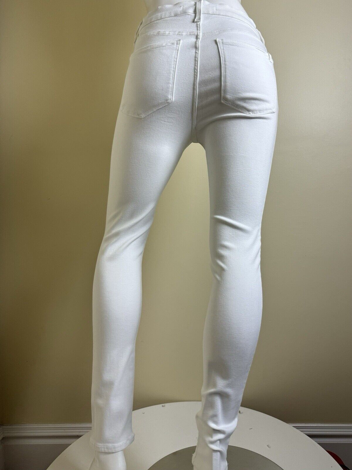 Joe’s Women’s White Ankle Stretch Jeans Sz M