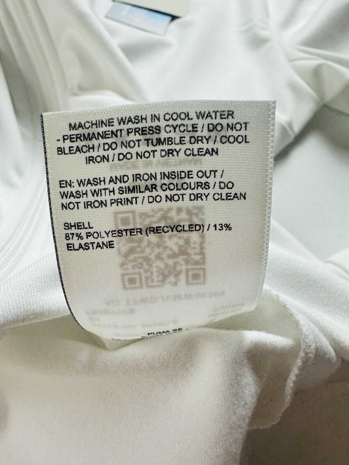 PUMA Women's White Jacket Pockets Sz S.  (B.112)