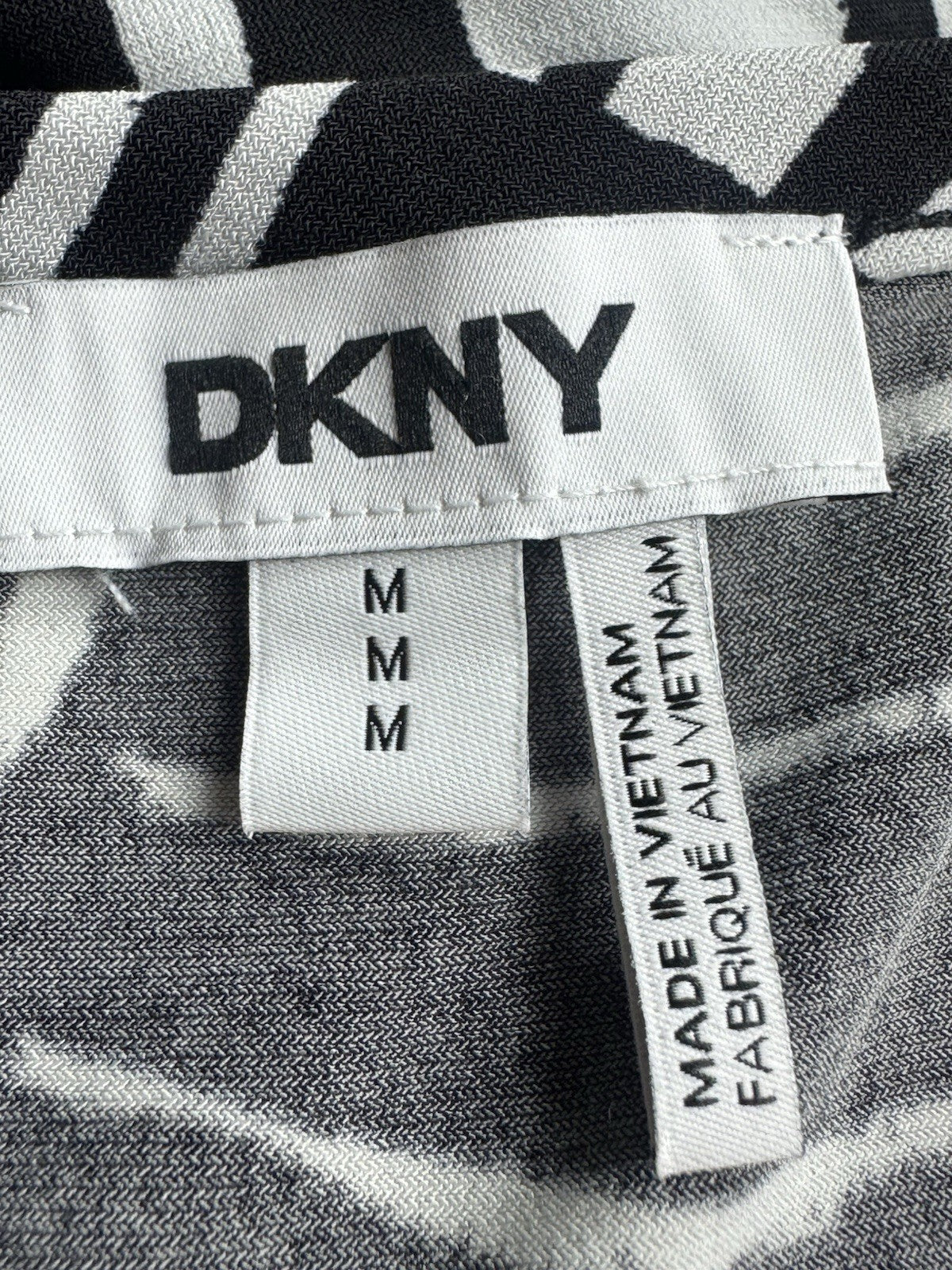 $49 DKNY Women's Black And White Blouse Sz M. (B.175)