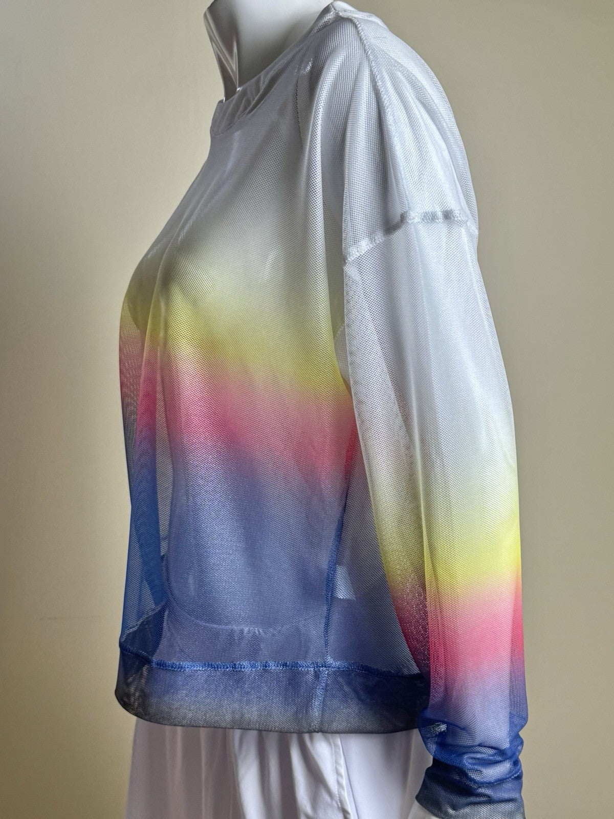 Lucky In Love Women’s Golf Mesh Long Sleeve Shirt Sz L.      (B.187)