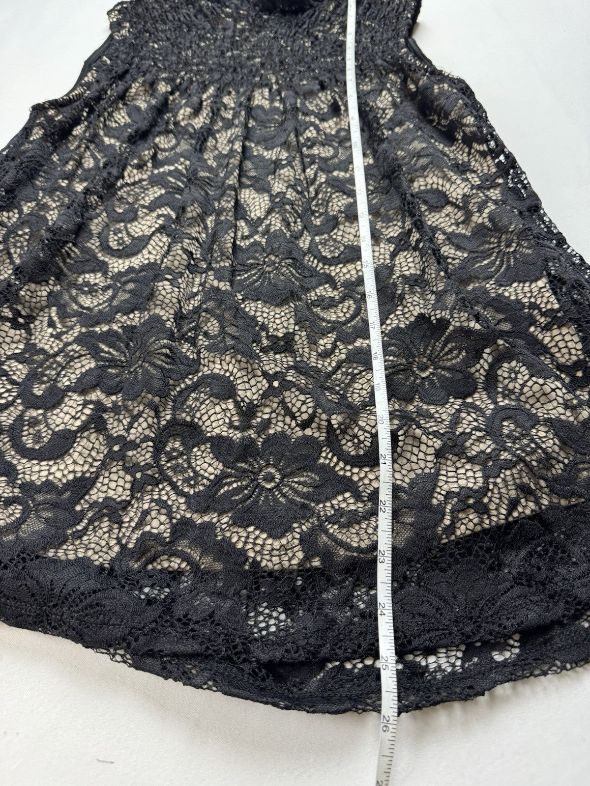 Adiva Women’s Lace Floral Black Blouse Sz M.    (B.150)