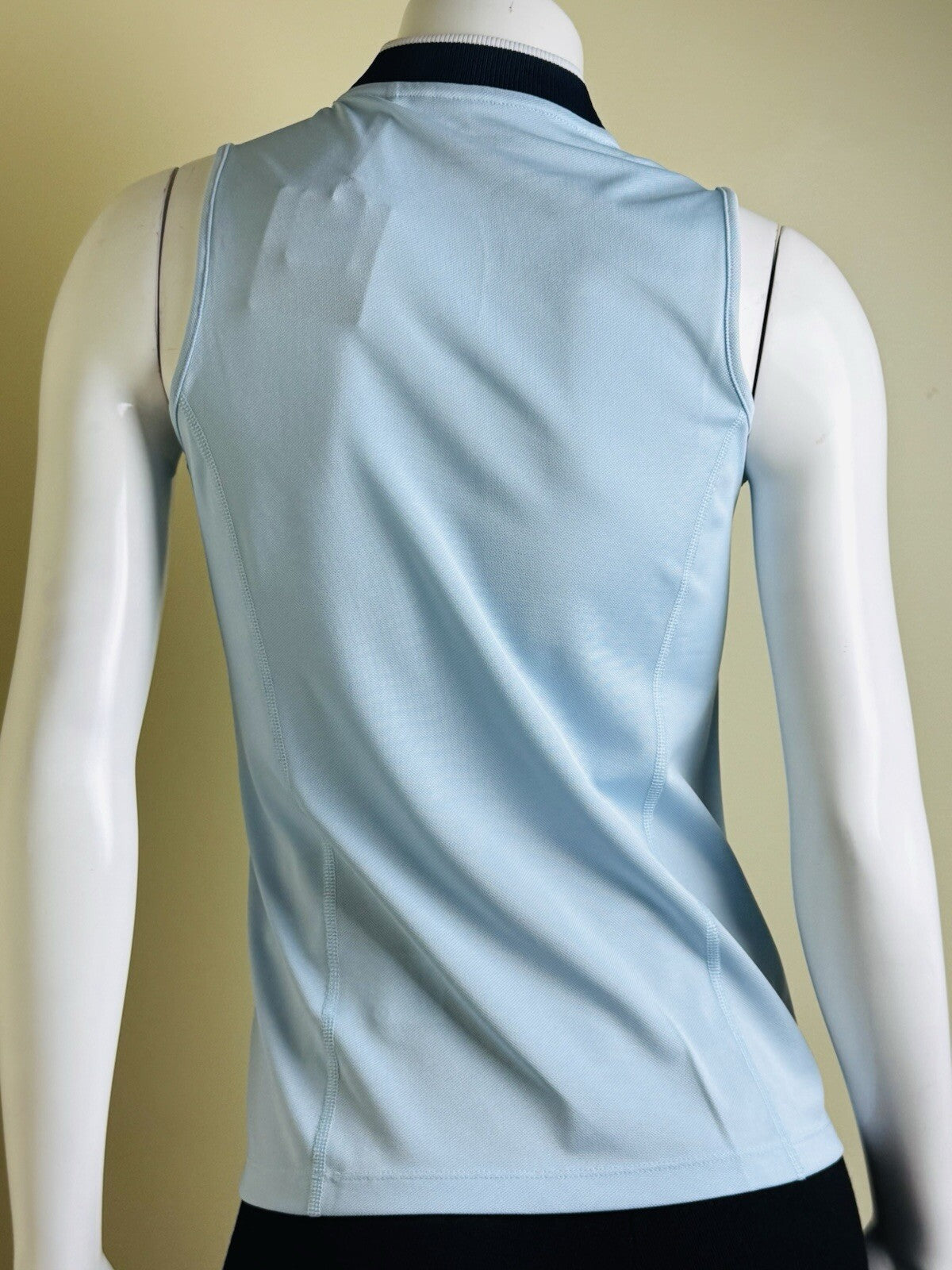 Puma Women’s Golf Shirt Sleeveless Sz S (B.129/3)
