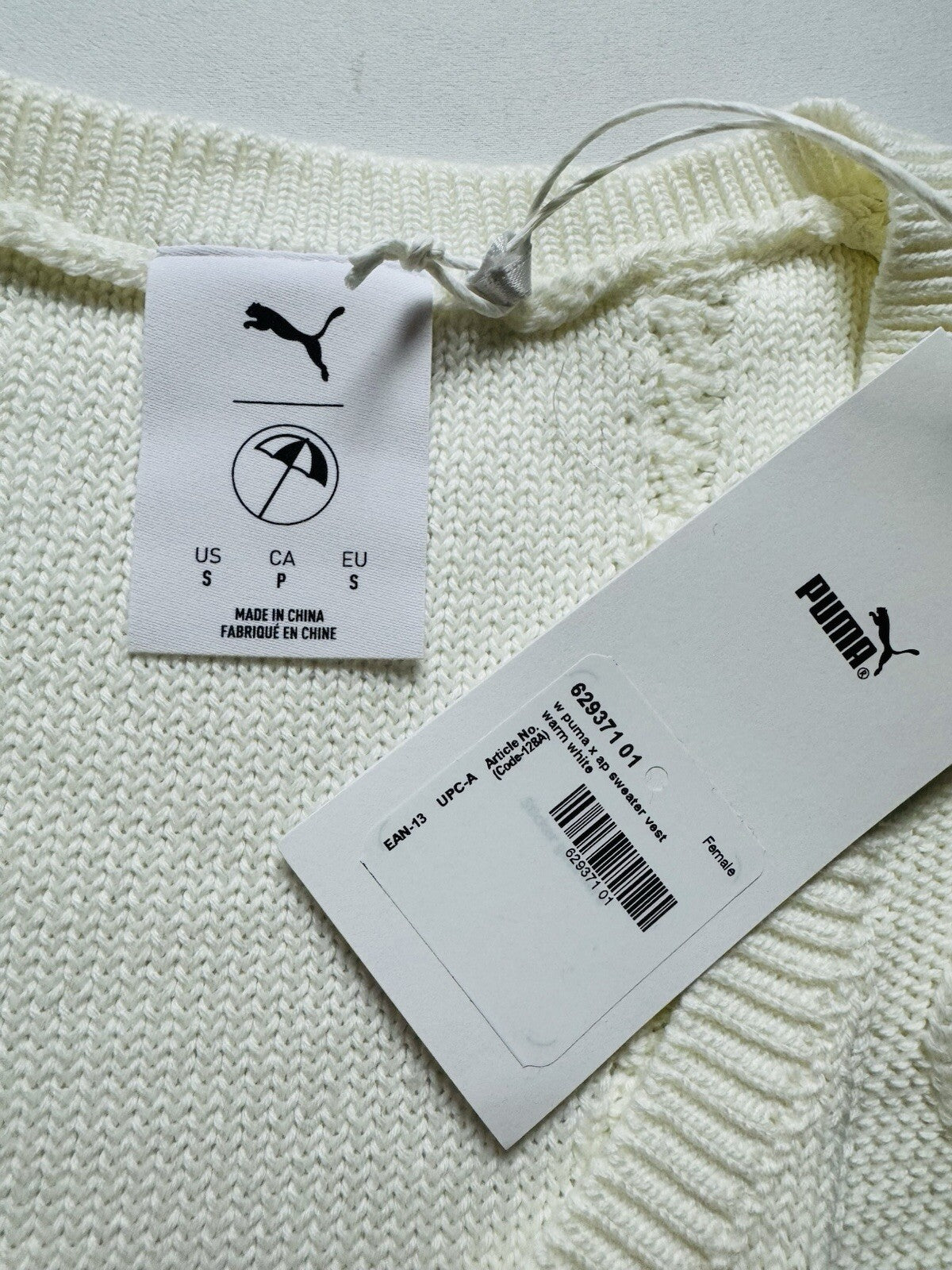 Puma Women’s Golf Ivory VEST Sz S.    (B.128)