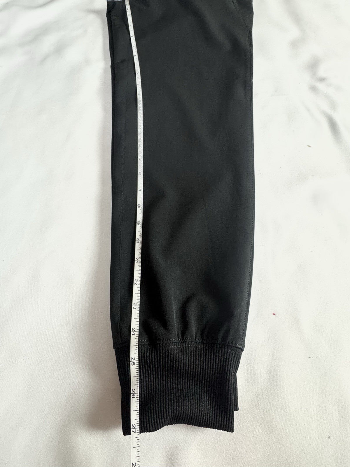 Puma Women’s Golf Pants Sz S.   (B.044)