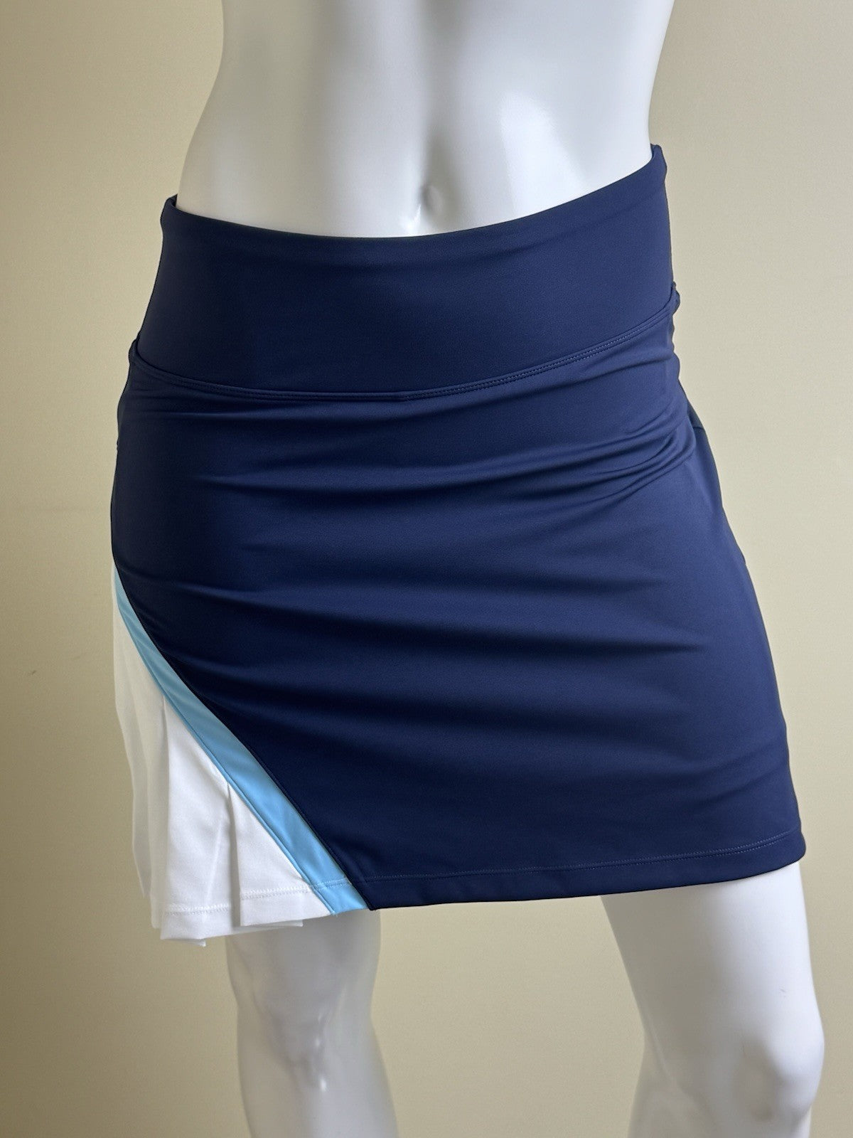 Addison Bay Women’s Skort Skirt Sz S.     (B.158)