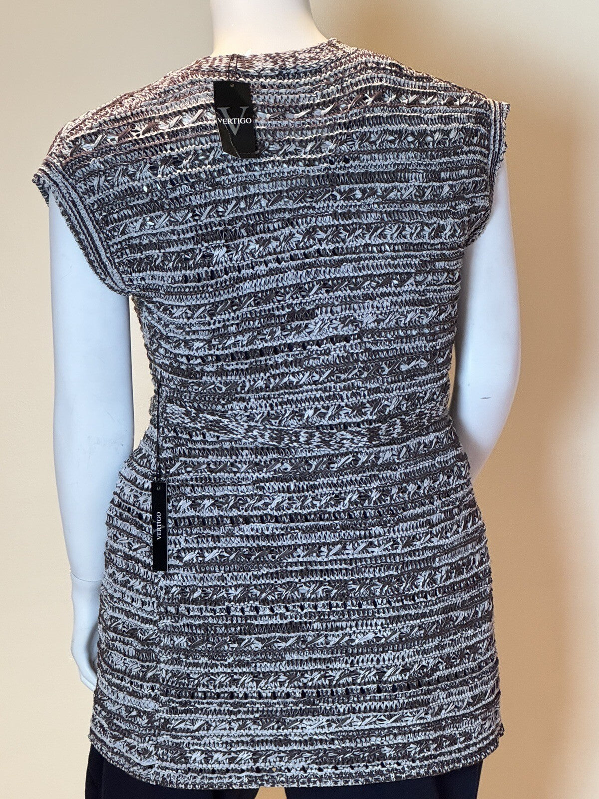 $180 VERTIGO Women’s Knit Long Cardigan Sz XL.       (B.63)