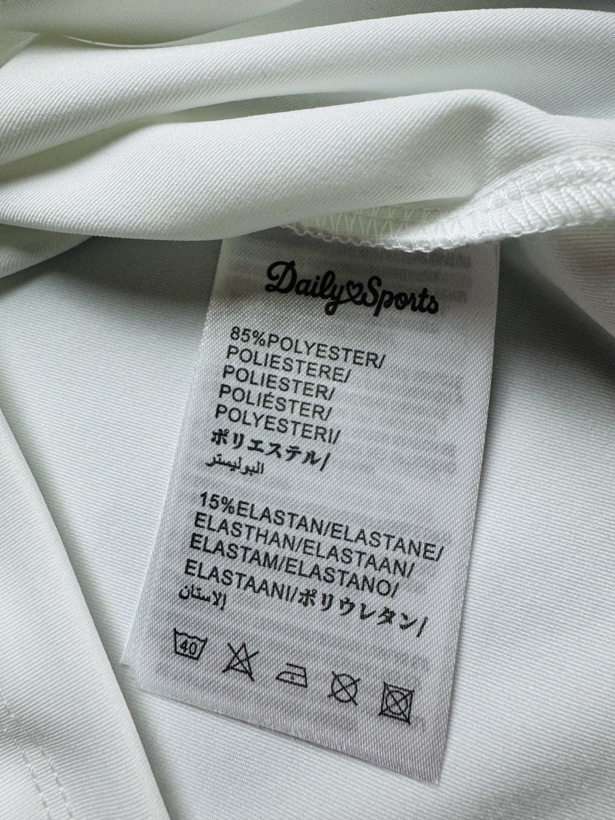 $96 Daily Sports Women’s Golf Shirt Sz S     (B.163)