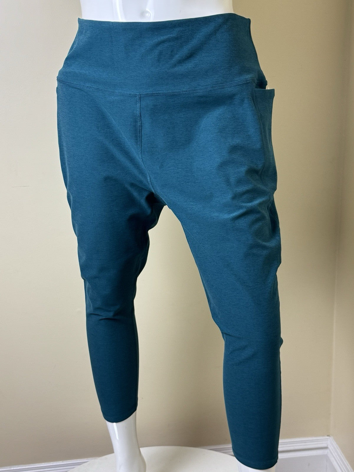 $99 Beyond Yoga Athletic Gym Midi High Waist Leggings Sz 4XL.  (B.159)