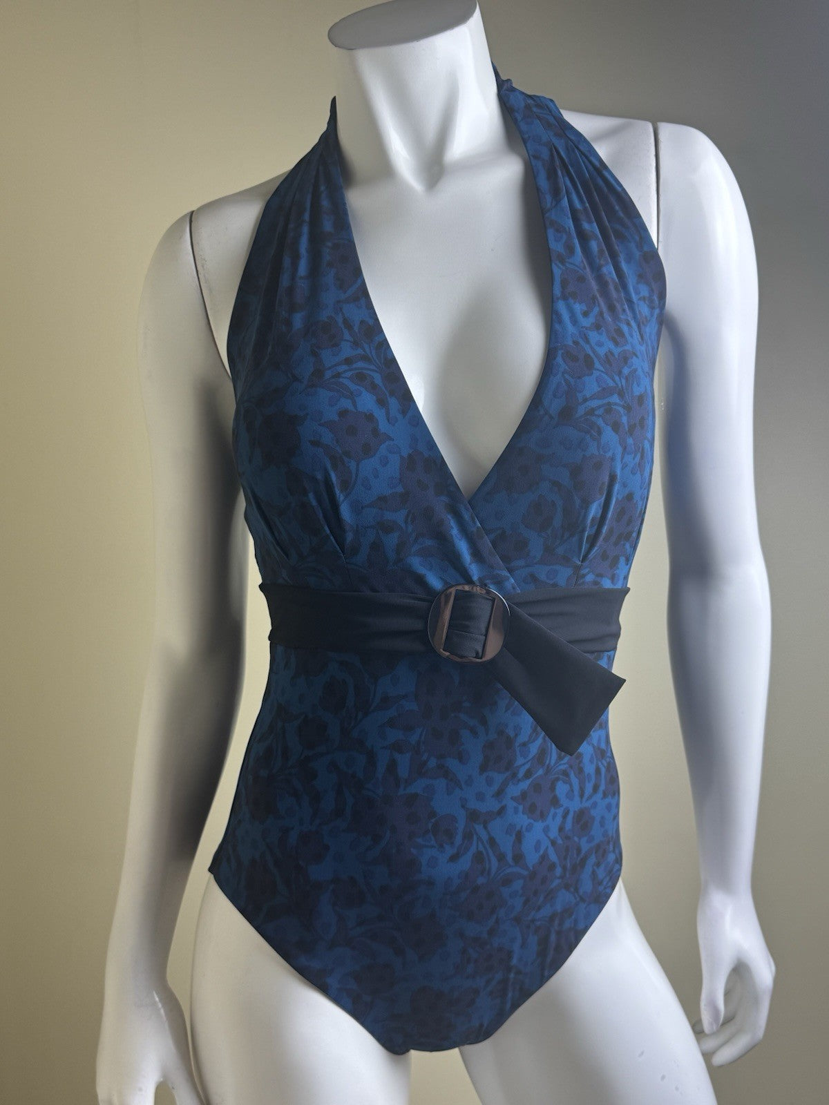 $182 Amoressa Lily One Piece Swimsuit In New Moon Sz 8.  (B.151)