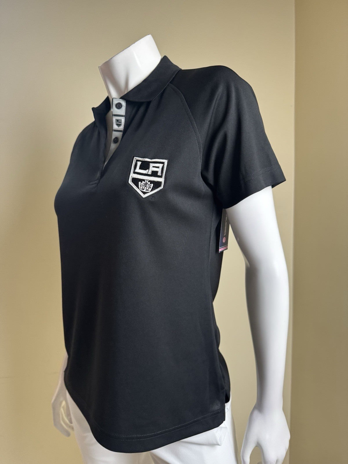 LeverWear Women's Golf shirt Sz M   (B.172)