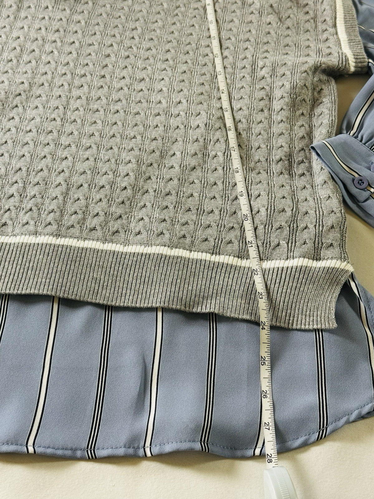 $99 Adrianna Papell V-neck Tipped Twofer Sweater Sz XL.       (B.191)