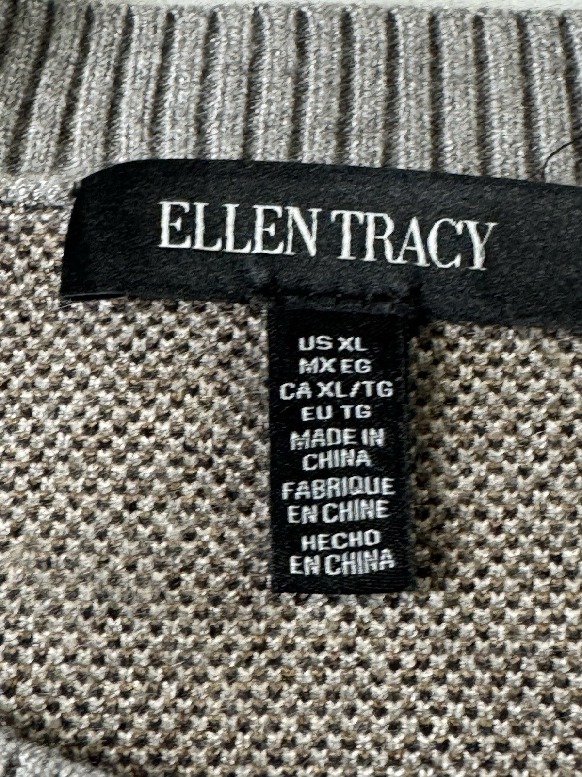 $89 ELLEN TRACY Women’s Dragon Flies Print Sweater Size XL.     (B.191)