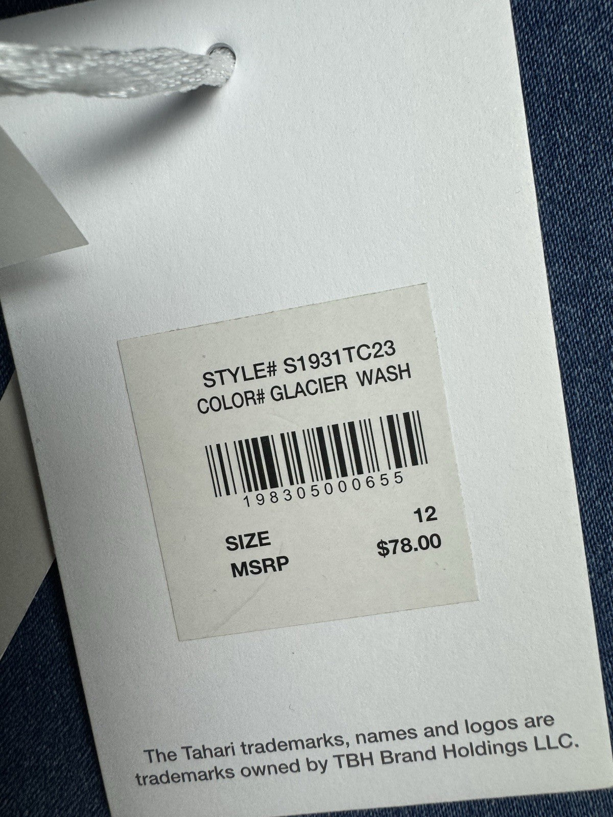 $78 Tahari Woman’s Comfort Luxe Denim Mid-Rise Bermuda Short  Sz 12  (B.155)