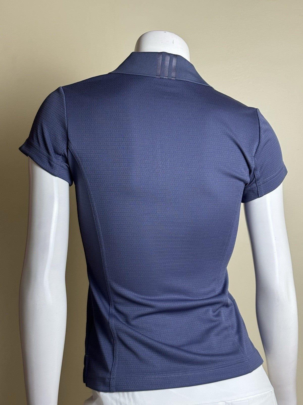 $45 Adidas Women’s Golf Shirt Sz XS    (B.182)