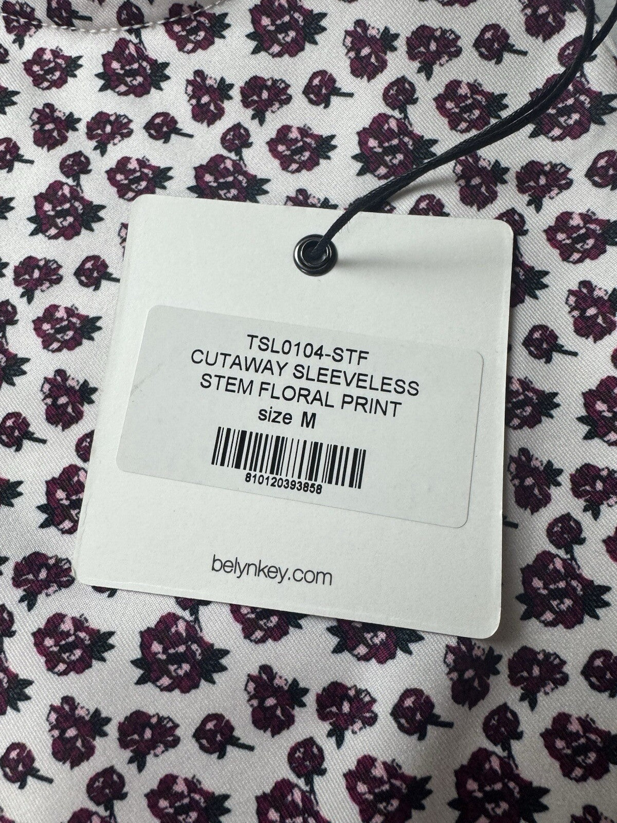 BELYN KEY Women’s Sleeveless Golf Shirt Sz M.    (B.134)