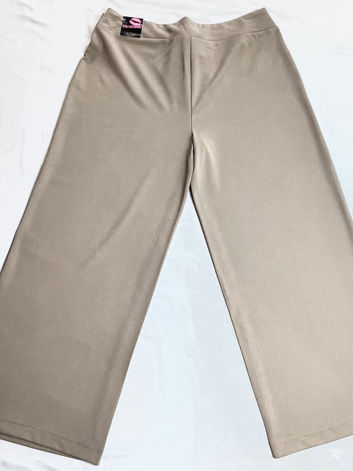 $39 Flirtatious Women’s Wide Leg Pants Sz XL. (B.027)