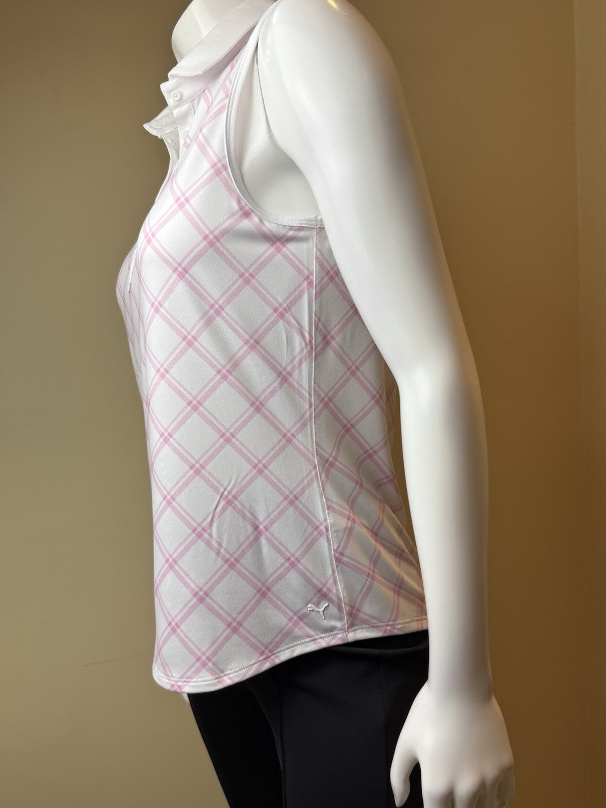 Puma Women’s Golf Shirt Sz S.   (B.165)