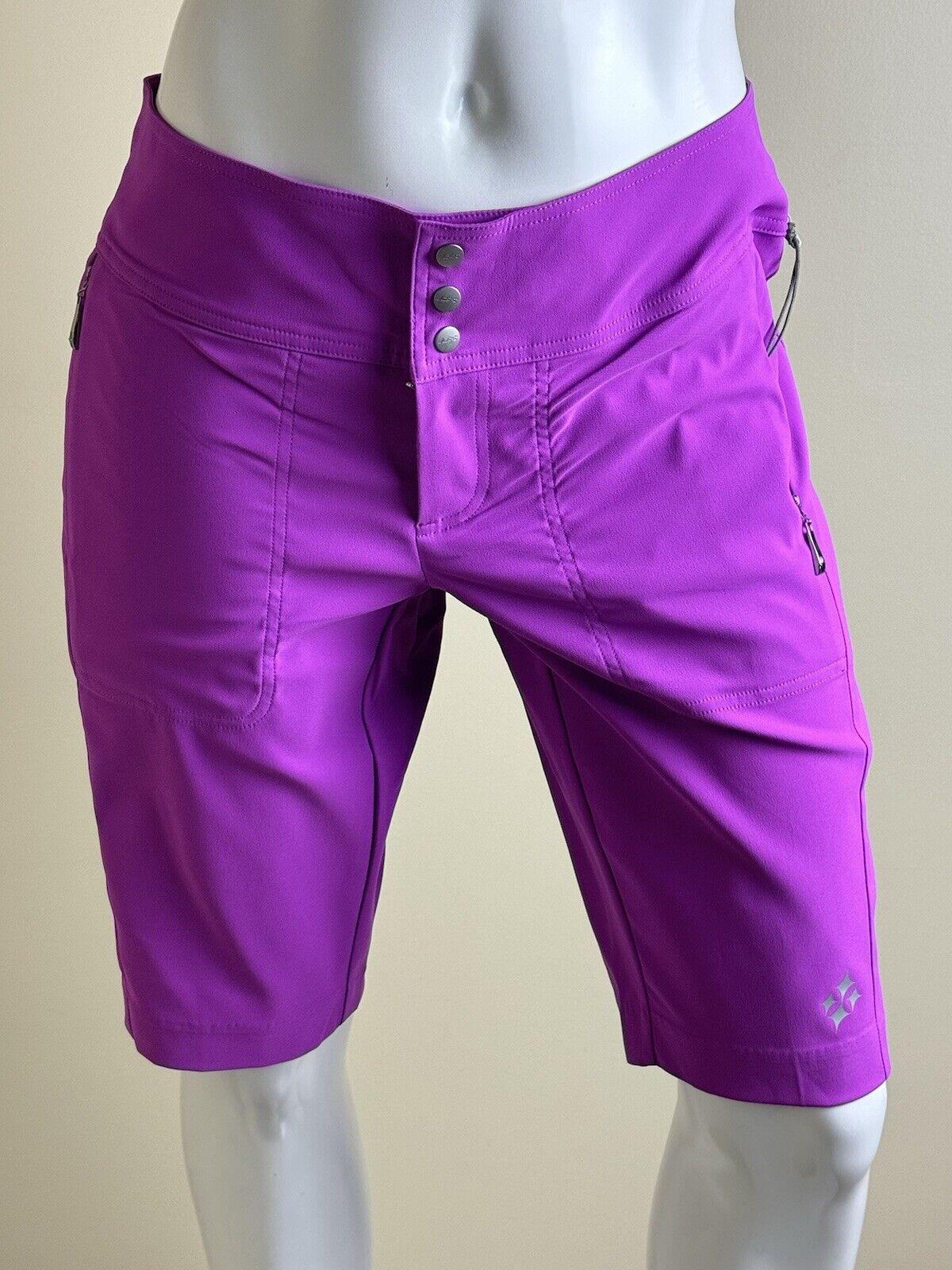 Jofit Women’s Tennis Golf Shorts Bermudas Sz 4 (B.82)