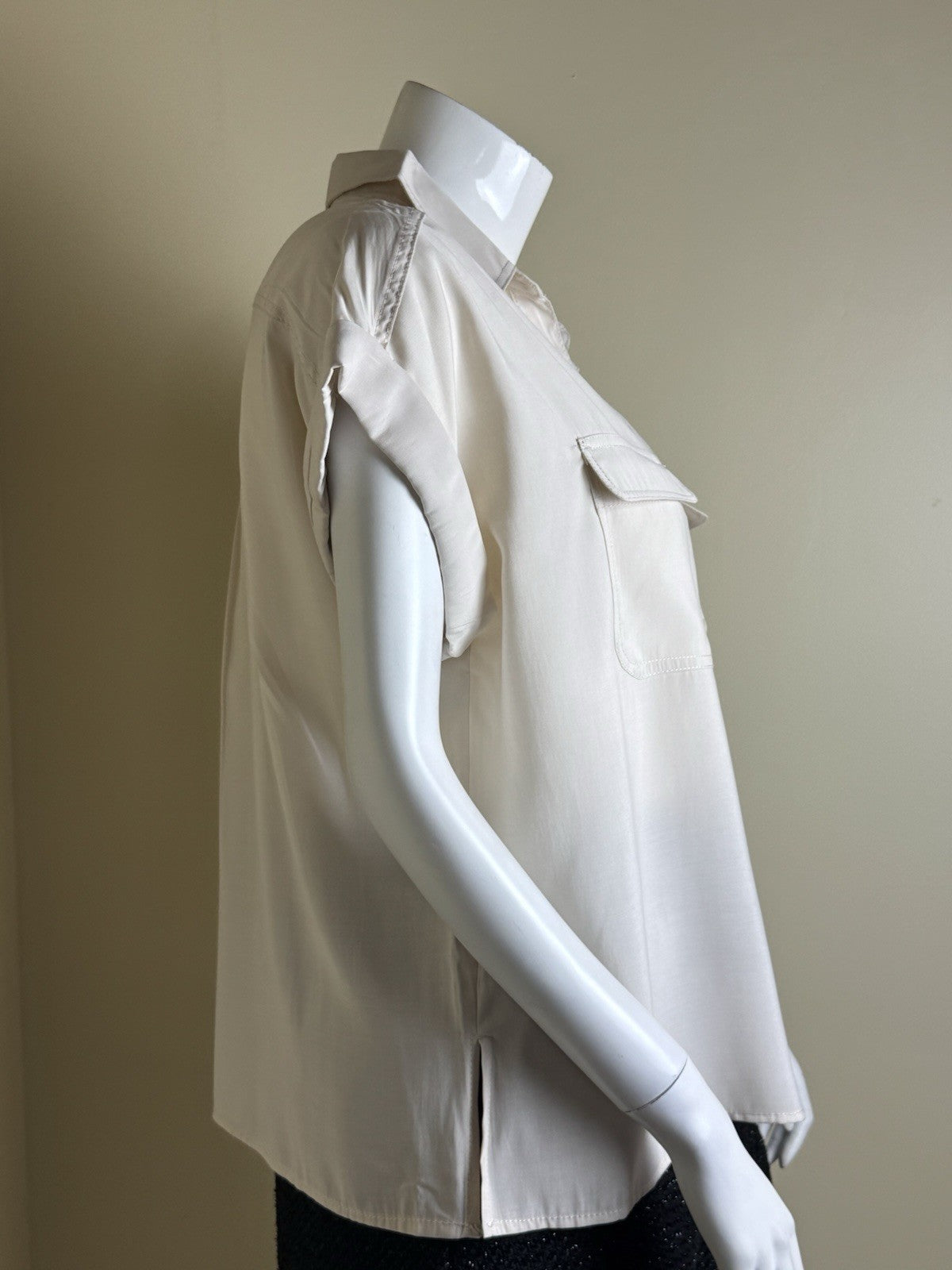 $98 Max Studio Women’s Bottom Up Shirt Size XL.      (B.146)