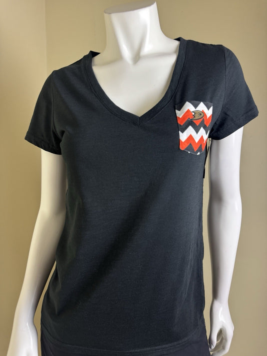 LeverWear Women's Golf shirt Sz L   (B.160)