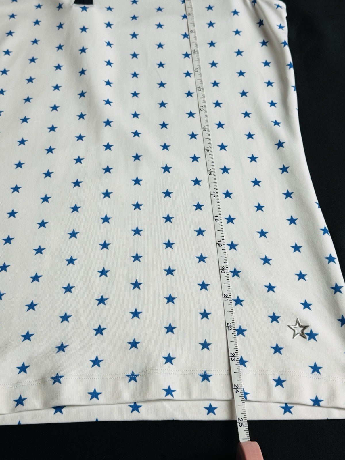 Lohla Sport Women’s Golf Shirt Sleeveless Sz M/L.       (B.180)